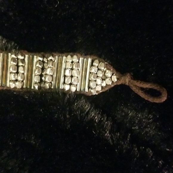 AMERICAN EAGLE OUTFITTERS Bracelet with Silver tone beads and faux sparkles. - Picture 10 of 11